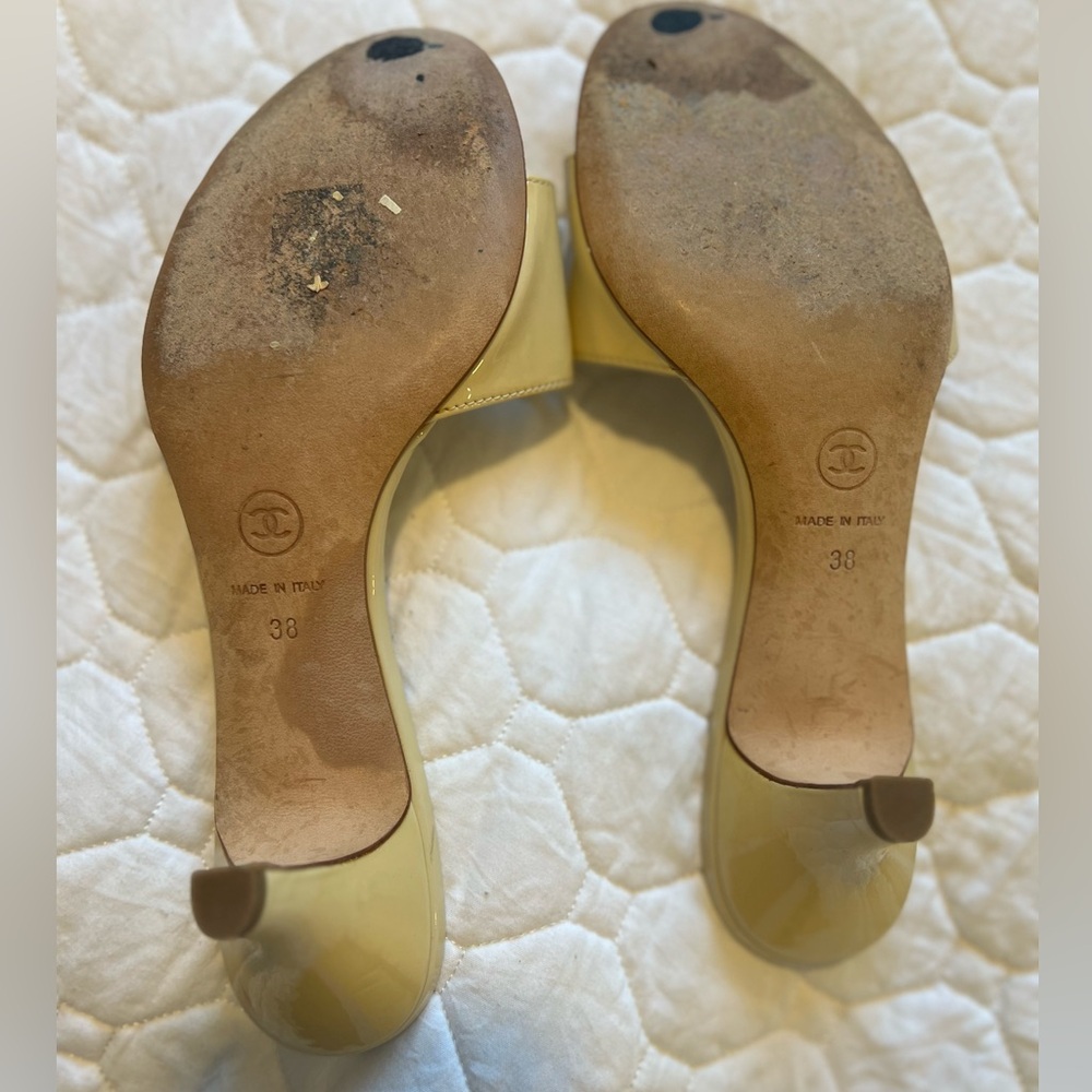 SOLD Authentic vintage Chanel mule sandals in nude - Picture 10 of 11